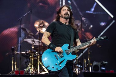 Foo Fighters New York 'ta konser veriyor.