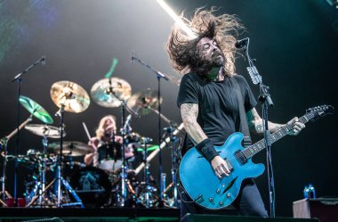 Foo Fighters New York 'ta konser veriyor.