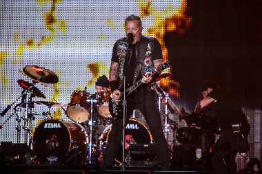 Metallica, James Hetfield ve Lars Ulrich konserde