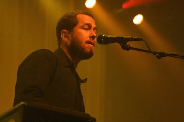 Yerliler New York 'taki Terminal 5' te konser veriyorlar.