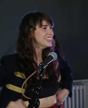 Kimbra Brooklyn, New York 'ta bir seans çekiyor.