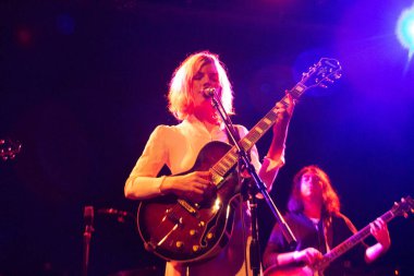 The Lone Bellow, New York 'taki Bowery Balo Salonu' nda konser verdi.