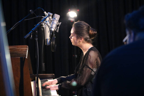 Jasmine Thompson films a session in New York