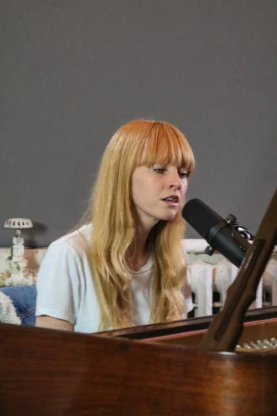 Lucy Rose Films Session Brooklyn — Stock Photo, Image