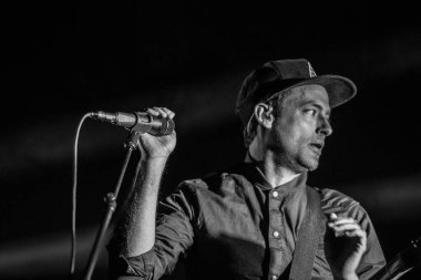 Phantogram - Sarah Barthel ve Josh Carter New York 'taki Madison Square Garden' da konser verdiler