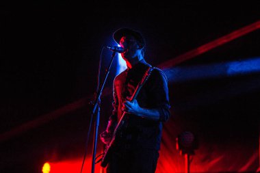 Phantogram - Sarah Barthel ve Josh Carter New York 'taki Madison Square Garden' da konser verdiler