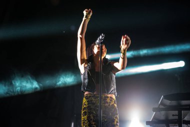 Phantogram - Sarah Barthel ve Josh Carter New York 'taki Madison Square Garden' da konser verdiler