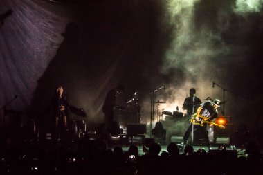 Phantogram - Sarah Barthel ve Josh Carter New York 'taki Hammerstein Balo Salonu' nda konser verdiler