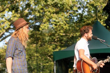 Yolcu - Mike Rosenberg New York 'taki Central Park Yaz Sahnesi' nde konser verdi