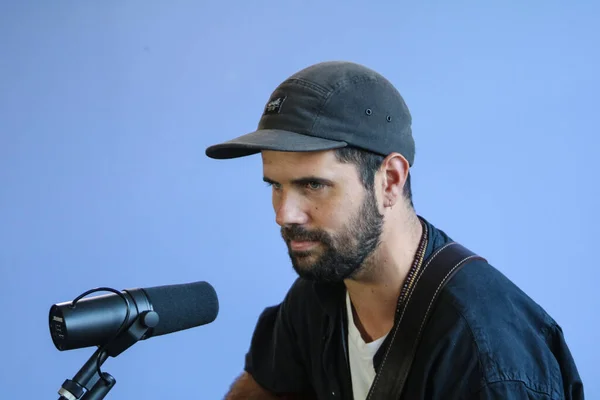 stock image Nick Mulvey films a session in Brooklyn