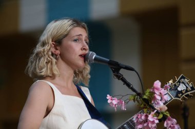 Paltolular - Hana Elion ve JJ Mitchell Brooklyn 'den konserde