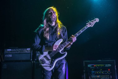 New York 'taki Webster Hall' dan canlı yayın.