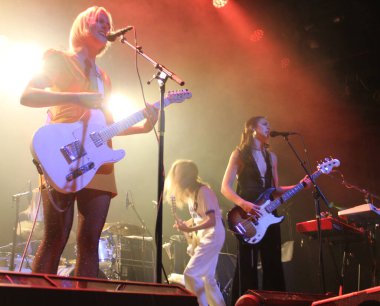 Brooklyn 'deki Brooklyn Çelik' ten Beaches konserine