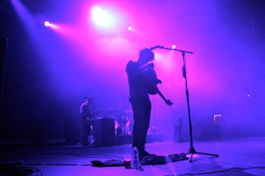 Back Sunday konserini New York 'taki Terminal 5' ten alıyoruz.