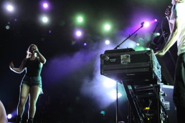 Sylvan Esso, Prospect Park Bandshell, New York konserinde