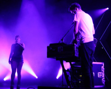 Sylvan Esso, Prospect Park Bandshell, New York konserinde