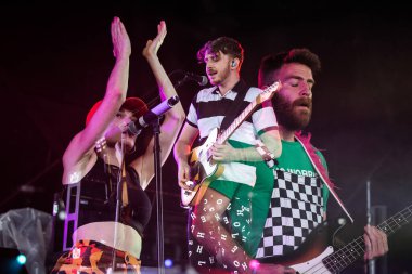 Mercan Gök Ampitiyatrosunda Misterwives konserinde