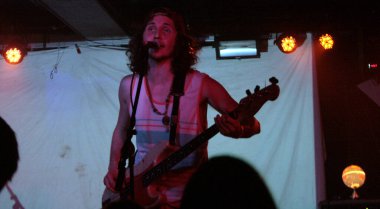 New York Webster Hall 'da konserde tatilci.