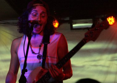 New York Webster Hall 'da konserde tatilci.