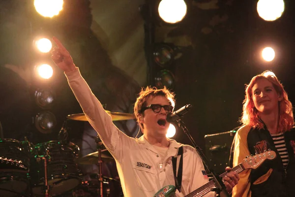 Weezer Concert Atウェブスターホールニューヨーク — ストック写真