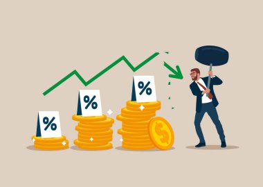 Bozuk paralı bir işadamı balyoz kullanır ve faiz oranlarına zam yapar. Enflasyon yüzdesi yükseldiği için faiz oranı artışı. Düz vektör illüstrasyonu. 