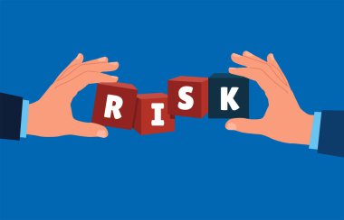 İçinde RISK yazan kübik yığınla iki insan karşı karşıya geliyor. Düz vektör illüstrasyonu