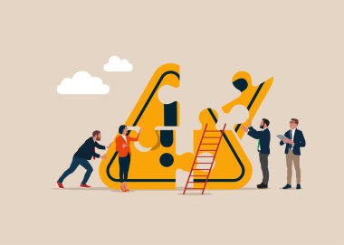 Küçük insanlar yapboz elemanlarını ünlem işareti ile birleştiriyor. Sorun çözme, olay yönetimi. Düz vektör illüstrasyonu