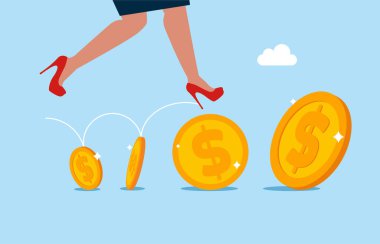 Altın sikkeler üzerinde koşan bir kadın. Kapsamlı finansal ya da ekonomik büyüme. Borsadan veya yatırımdan kazanç. 