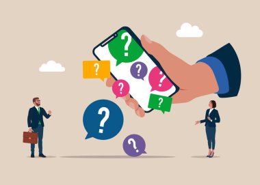 Destek ve tavsiye için bir fikir. Konuşma baloncuklarındaki soru işareti akıllı telefondan düşer. Bir sürü soru. Vektör iş insanları karakter illüstrasyonu. 