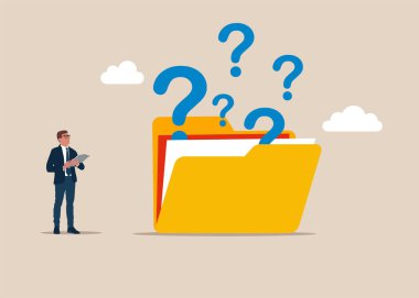 İş adamı soru işaretli dosyalara bakıyor. Kim, nerede, ne zaman, nasıl diye düşünüyorum. 5w1h sorunu çözmek için soru soruyor, iş analizinden yeni fikre. 