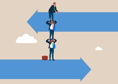 İş adamları birbirlerini omuzlarında taşıyorlar. Daha iyi bir fırsata dönüşme kararı. İş yaklaşımını değiştir. Düz vektör illüstrasyonu