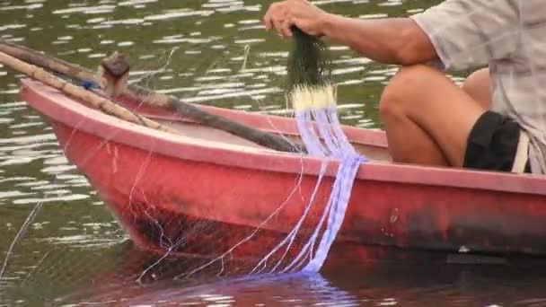Los Pescadores Utilizan Barcos Para Pescar Lago Tailandia Utilizando Sus — Vídeo de stock