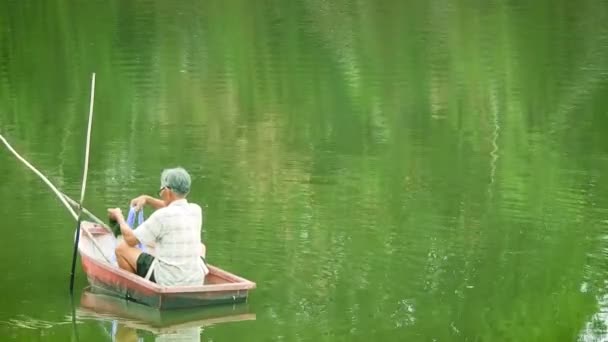 Αλιείς Χρησιμοποιούν Βάρκες Για Ψαρέψουν Μια Λίμνη Στην Ταϊλάνδη Χρησιμοποιώντας — Αρχείο Βίντεο