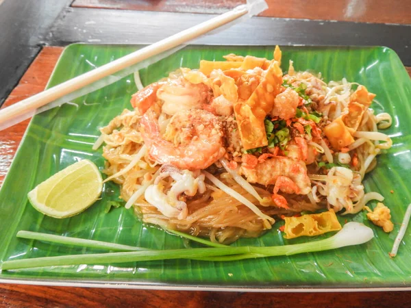 stock image Pad Thai is a popular dish that is famous both locally and internationally.Sauce from fish sugar It has the perfect sweet-sour savory taste.and noodles that are cooked and do not stick togethercloseup