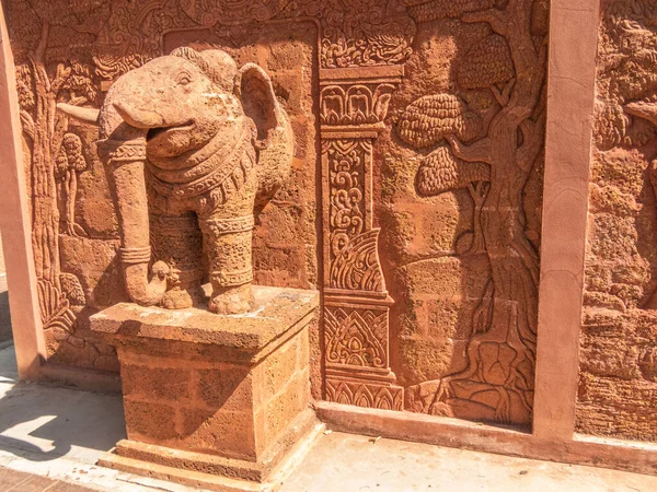 Uma Vista Magnífica Para Ver Elefante Esculpido Laterite Fica Alto — Fotografia de Stock