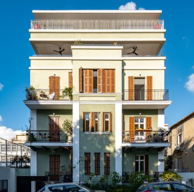 Tel Aviv, İsrail - 27 Aralık 2022: Tel Aviv klasik mimarisini yeniledi. Yüksek kalite fotoğraf