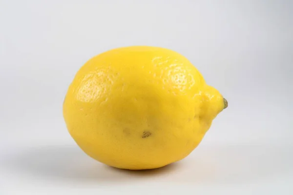 Citroen Een Witte Geïsoleerde Achtergrond Vers Smakelijk Fruit Hoge Kwaliteit — Stockfoto