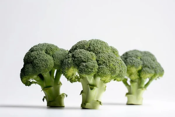 Brokkoli Auf Weißem Hintergrund Frisches Schmackhaftes Gemüse Frische Zutaten Kochzutaten — Stockfoto