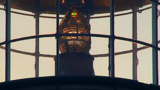 Lichtkammer Und Lampe Des Leuchtturms Von Snake Island Gegenlicht Der — Stockvideo
