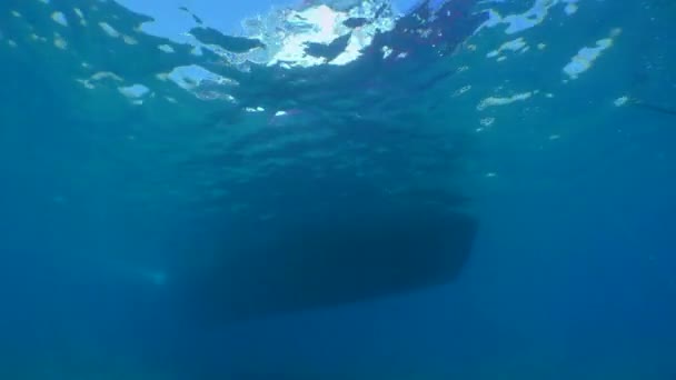 Vessel Diving Boat Surface Sea Camera Slowly Moves Upward Crossing — Video Stock