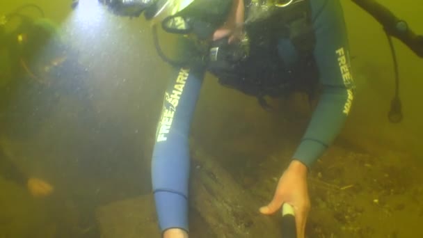 Підводні Археологічні Дослідження Водолаз Вимірює Раму Дерев Яного Судна Xviii — стокове відео
