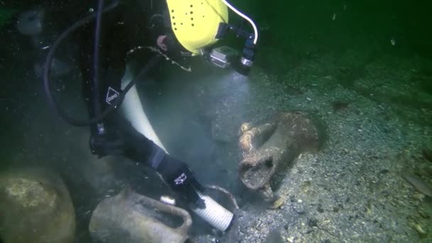 Підводна Археологія Дослідницький Дайвер Використовує Гідравлічний Насос Відсмоктування Ґрунту Між — стокове відео