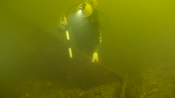Pesquisa Arqueológica Subaquática Mergulhador Científico Faz Medições Navio Madeira Século — Vídeo de Stock