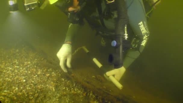 Underwater archaeological research in the Dnieper river. — ストック動画