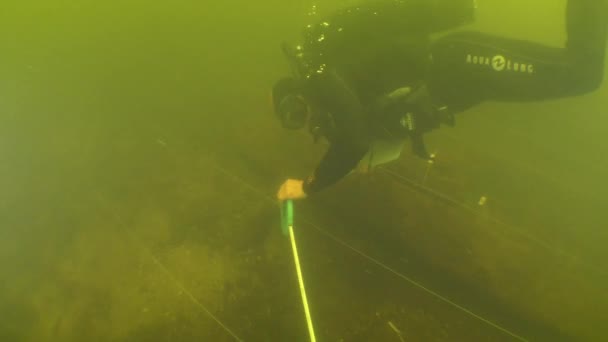 Underwater archaeological research in the Dnieper river. — Vídeo de Stock