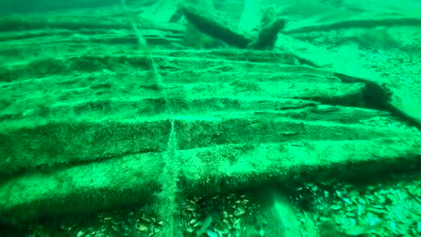 Mergulho Ilha Serpente Câmera Lentamente Apanha Fundo Mar Com Detritos — Vídeo de Stock