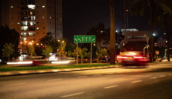 Luces Ciudad Por Noche Con Tráfico —  Fotos de Stock