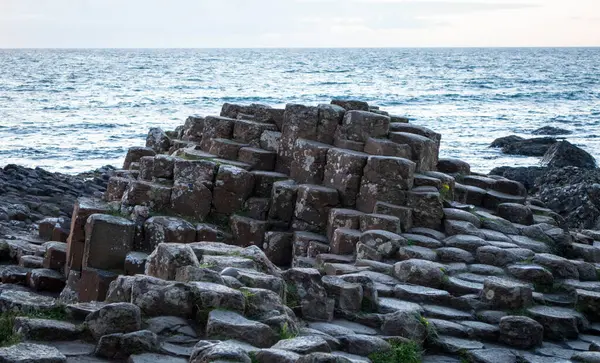 Kuzey İrlanda, İngiltere 'ye güneş gönderilmeden önce ünlü Dev Geçidi.