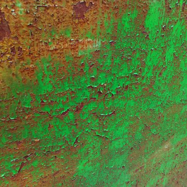 Metal bir yüzeyde eski yeşil boyanın parlak arkaplanı. Boya soyarken endüstriyel arkaplan.