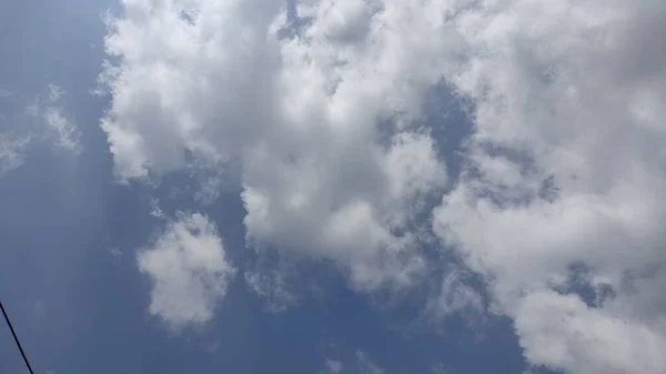 Nuvens Céu Branco Azul — Fotografia de Stock